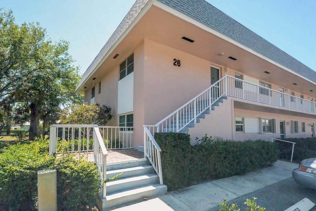 Photo of 18081 SE Country Club Drive #26-256, Jupiter, FL 33469 (MLS # B26039408)
