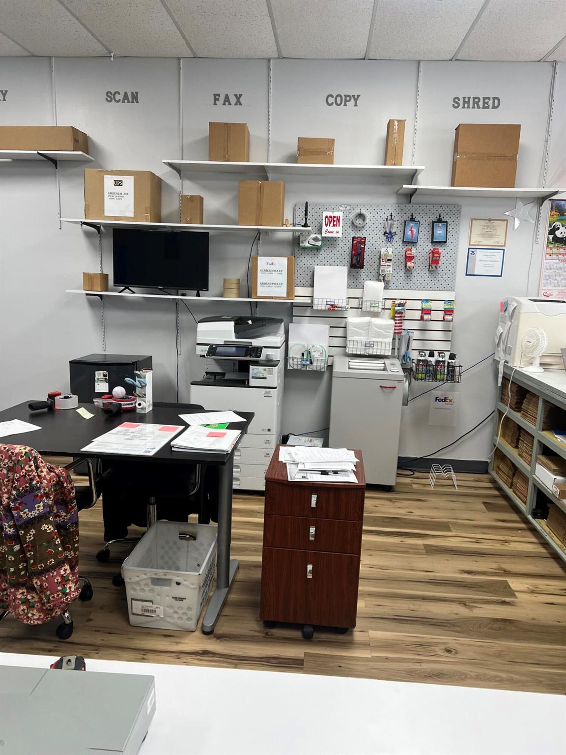 Main image without alt text