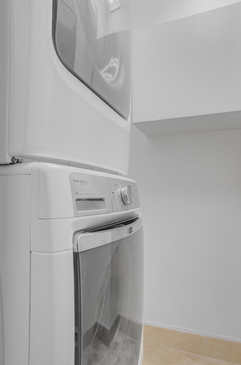 OCEAN PLAZA ON DEERFIELD - Residential Lease