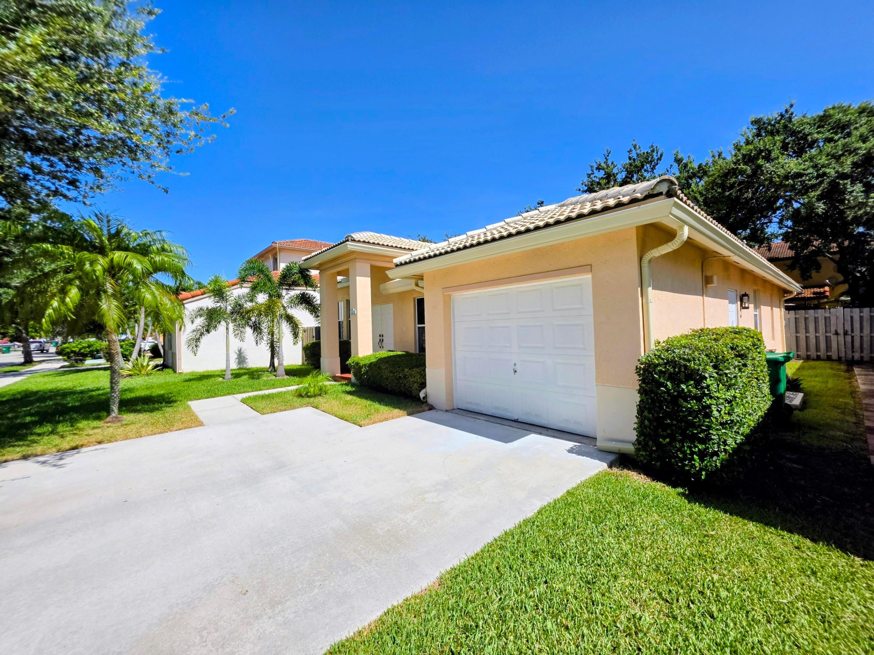 14013 N Cypress Cove Circle