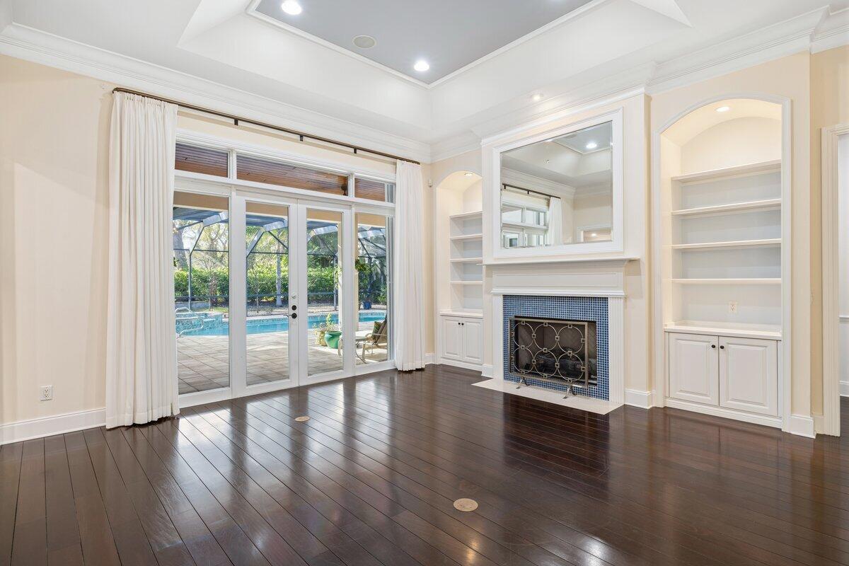 651 N Tomahawk Trail