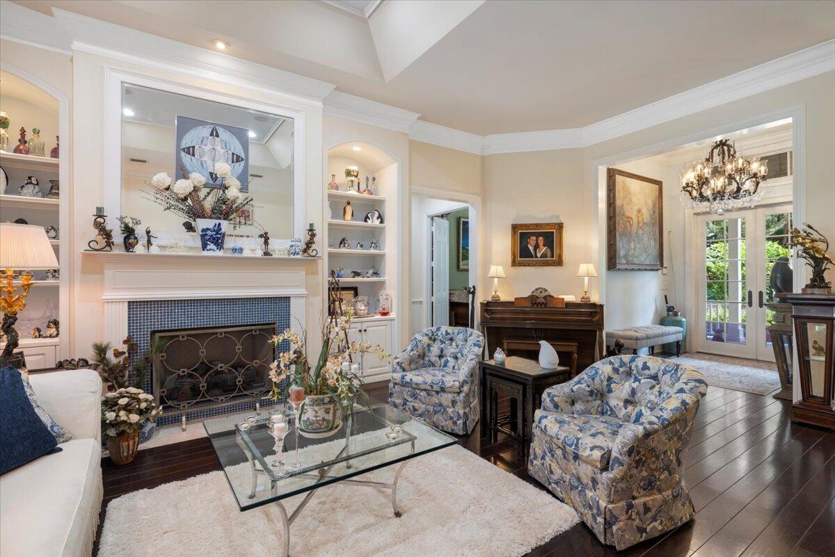 651 N Tomahawk Trail