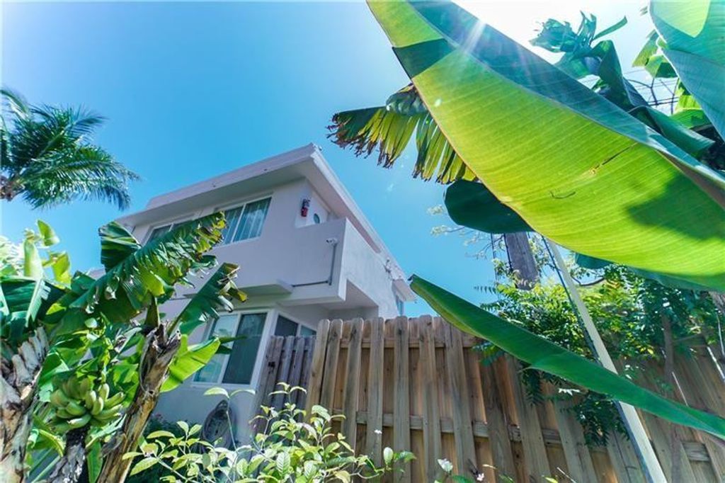 Photo of 229 SE 12 Avenue, Fort Lauderdale, FL 33301 (MLS # F10459394)