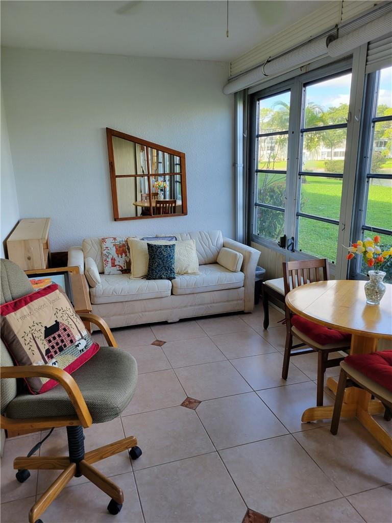 ASHBY D CONDO - Residential