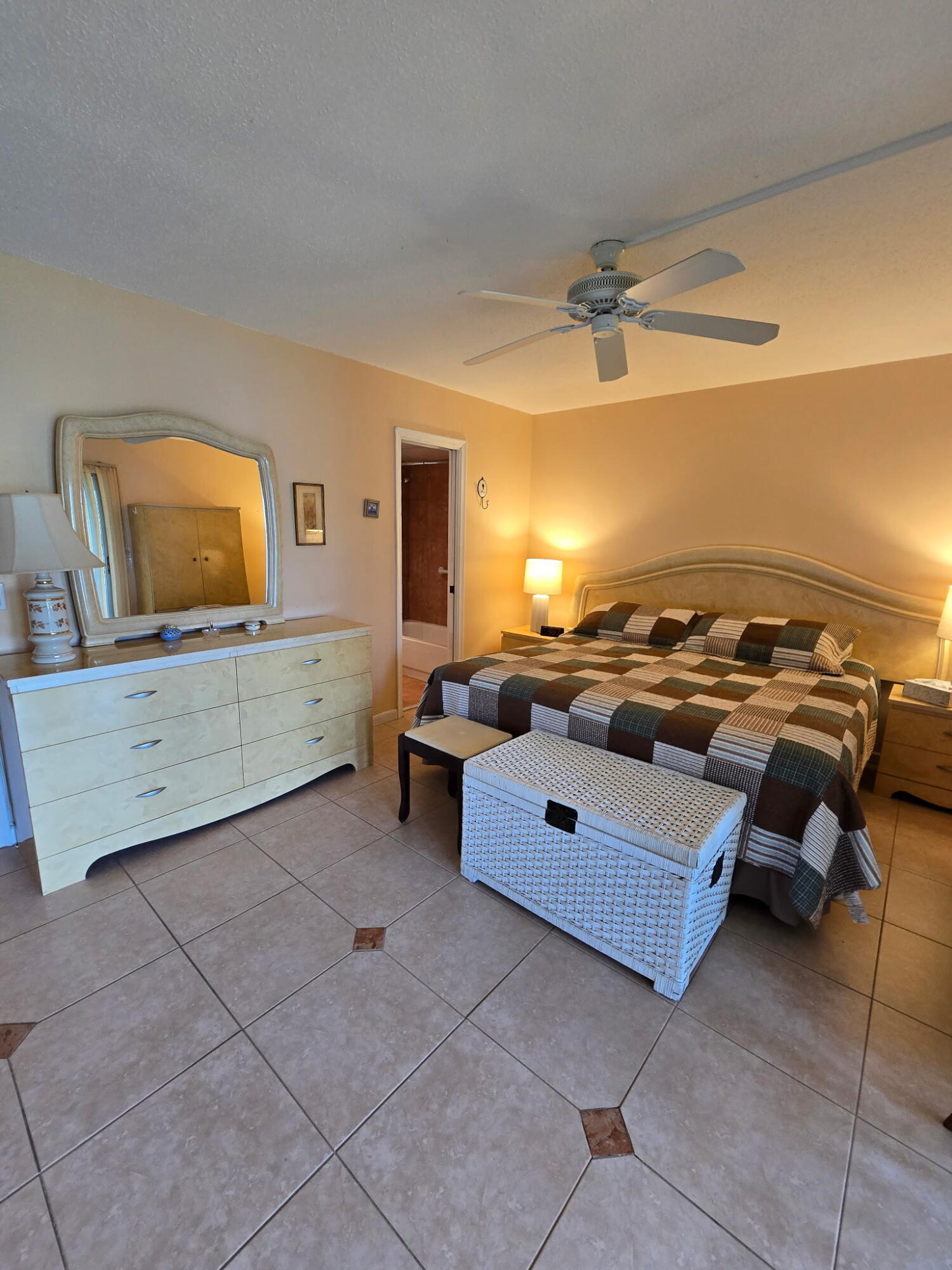 ASHBY D CONDO - Residential