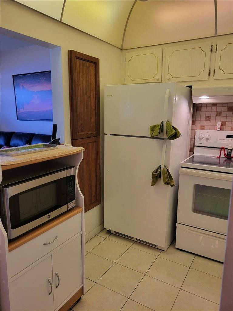 ASHBY D CONDO - Residential