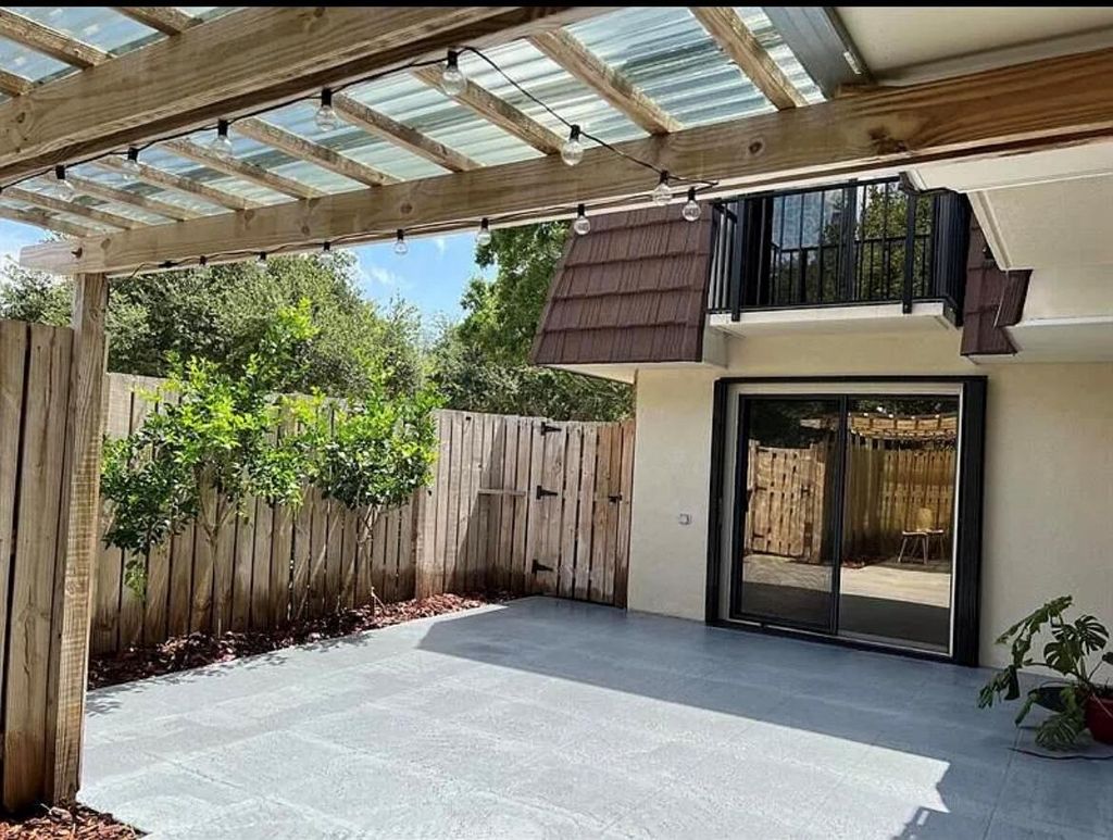 Photo of 308 3rd Lane, Palm Beach Gardens, FL 33418 (MLS # R11103860)