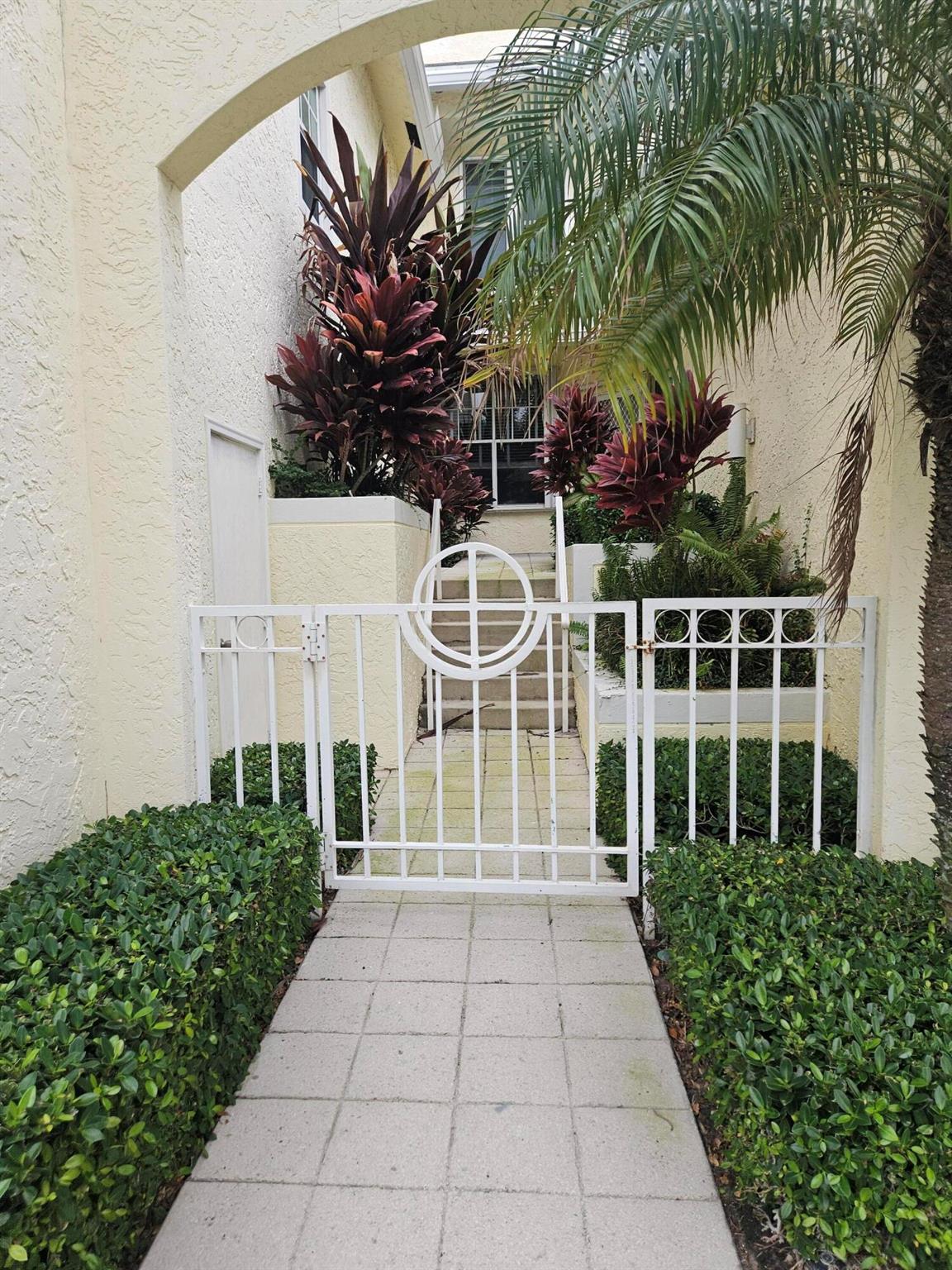 SEA COLONY CONDO - Residential Lease