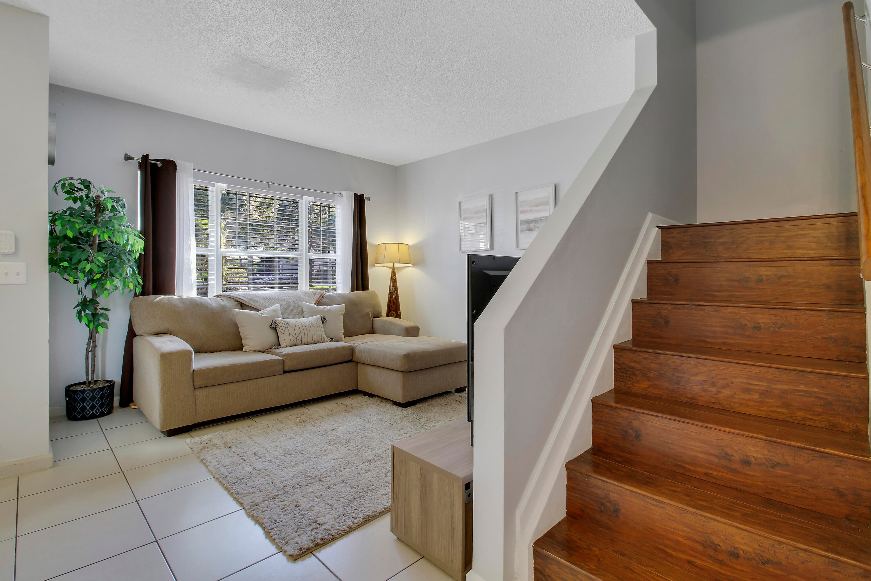 9561 Bradshaw Lane