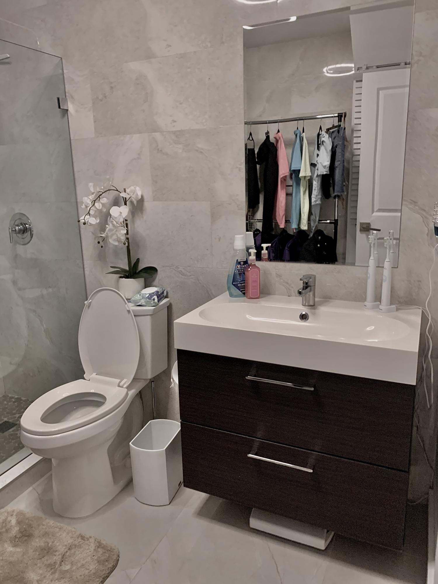 LAKESIDE VILLAGE CONDO 2 - Residential Lease