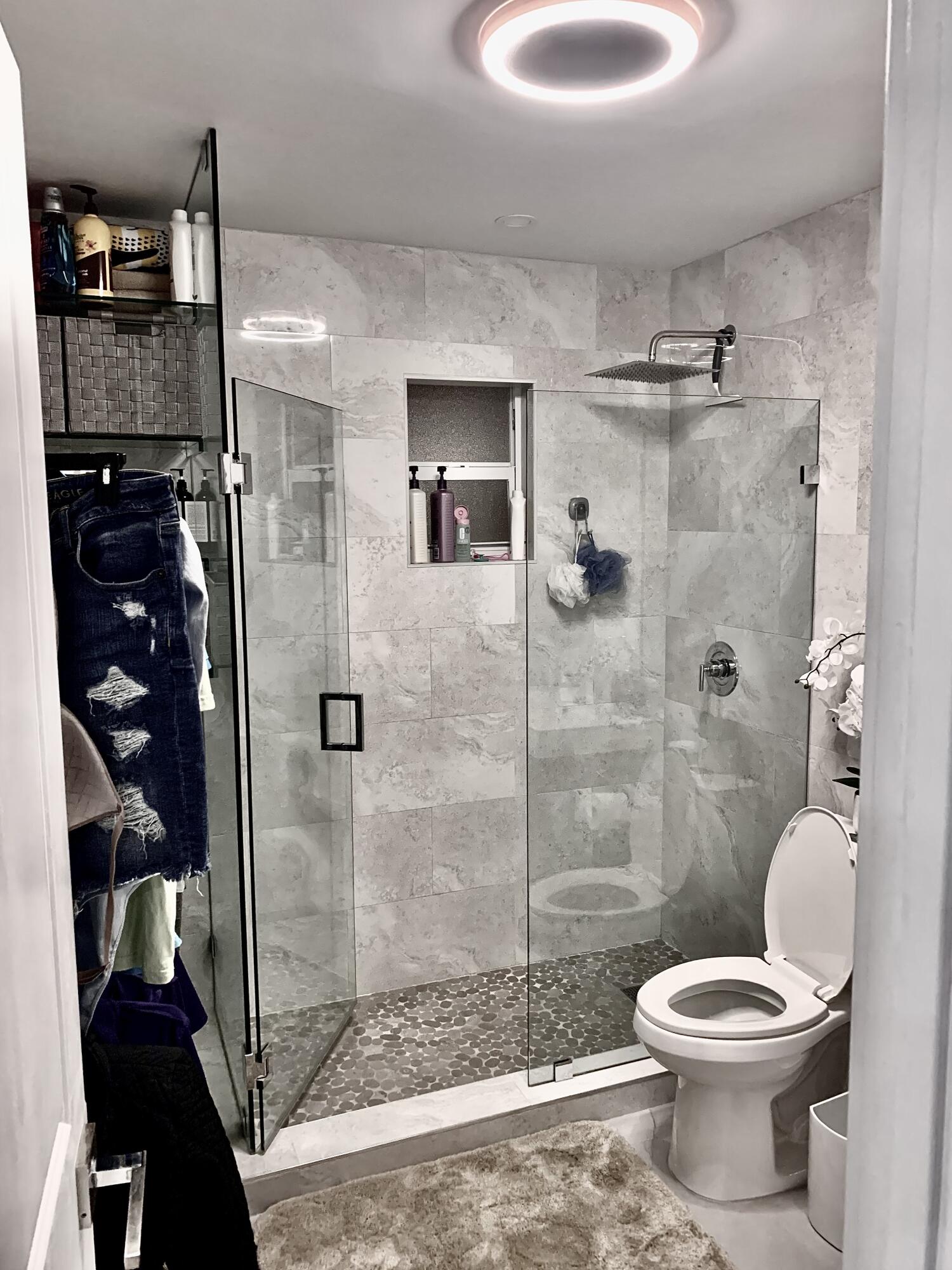 LAKESIDE VILLAGE CONDO 2 - Residential Lease