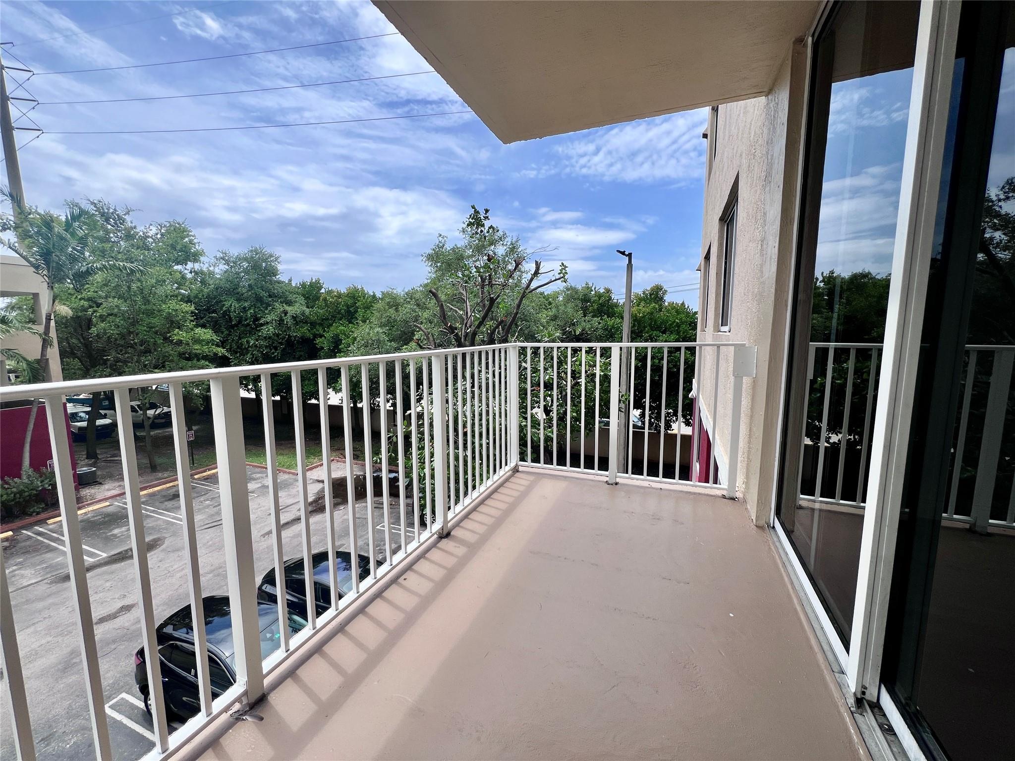 ROYAL PALMS - Residential Lease