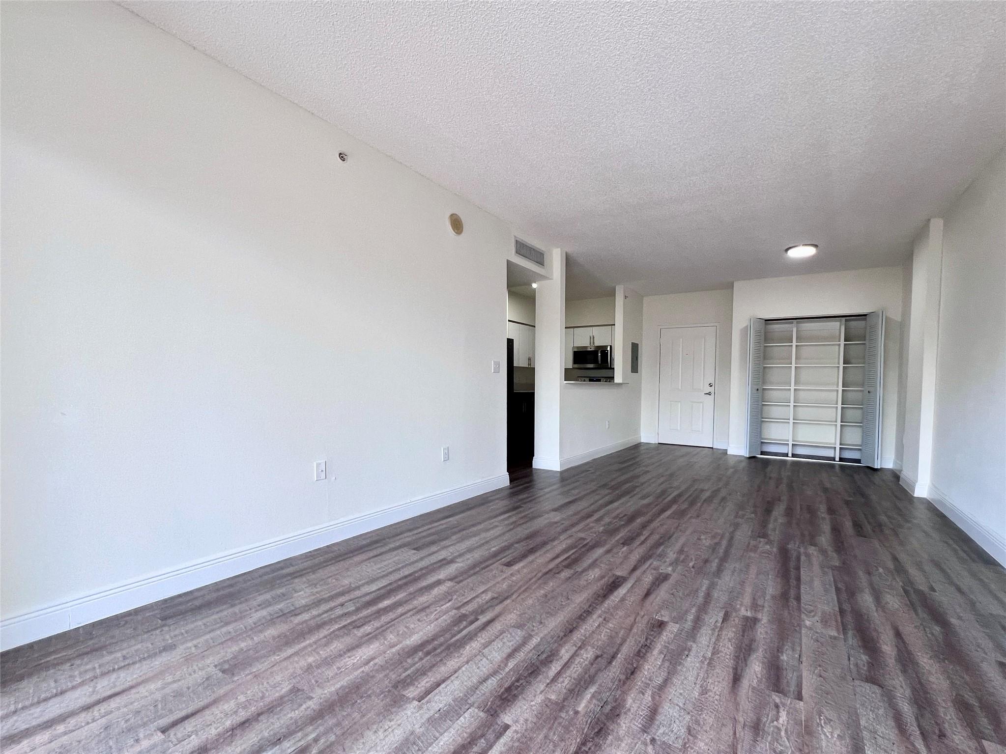 ROYAL PALMS - Residential Lease