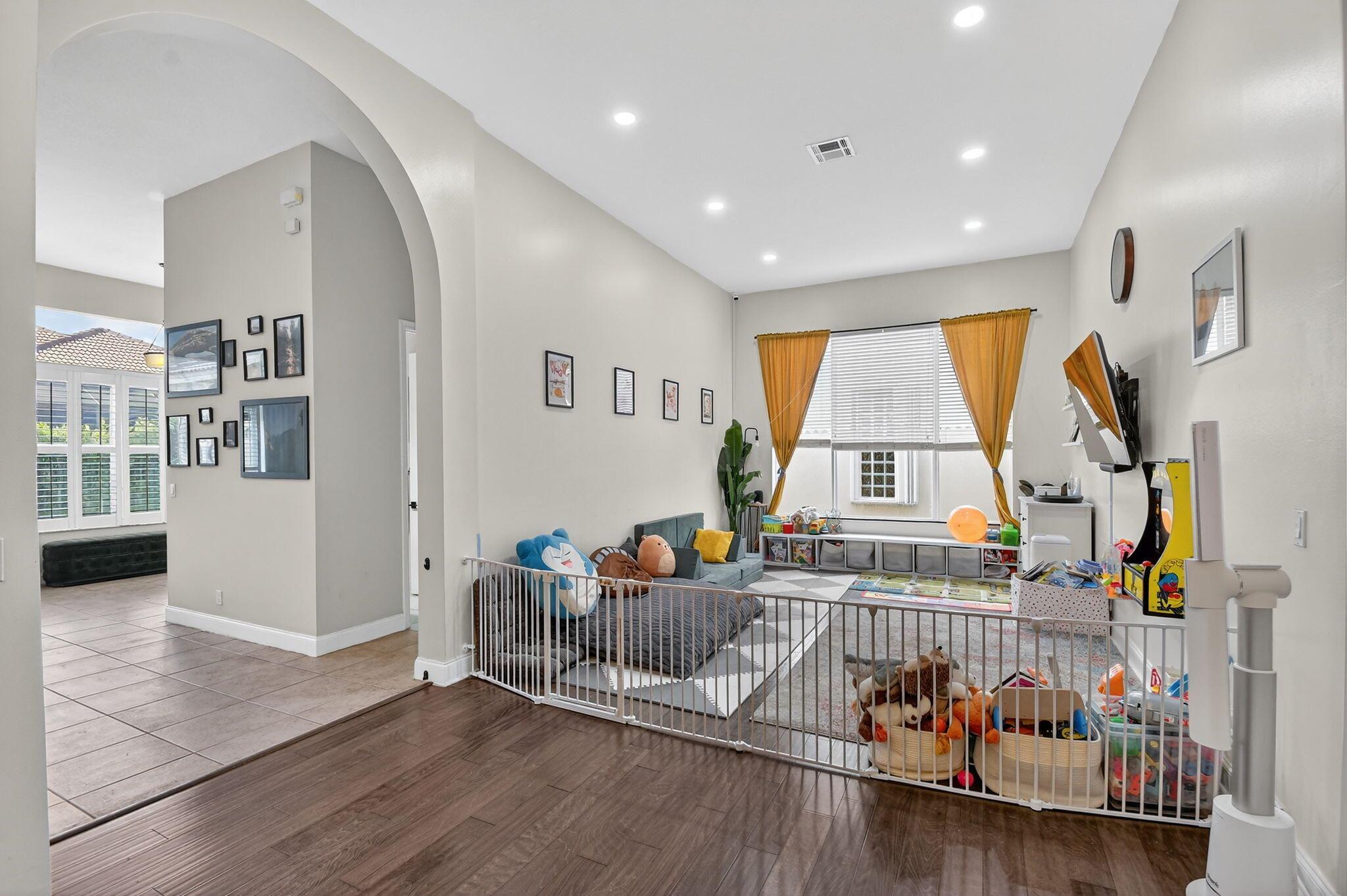 RENAISSANCE SEC 7 - Residential