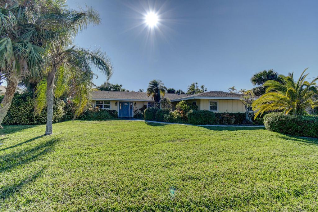 Photo of 1711 Rio Vista Drive, Fort Pierce, FL 34949 (MLS # R10858589)