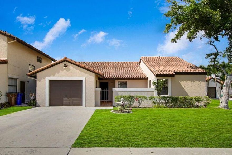 Inside showings are on SATURDAYS OF EACH MONTH, 12PM-3PM with 24 HOURS NOTICE.

TENANT LEASED 9/1/2025 -8/31/2026. SW 10TH ST JUST WEST OF POWERLINE RD;  
BEAUTIFUL WITH AMAZING VIEWS! SINGLE FAMILY HOME ON THE LAKE AND ON THE CULDESAC! 3/2BA BRIGHT AND AIRY. QUIET NEIGHBORHOOD, 24 HR MANNED GATE, 
5 HEATED POOLS, 4 TENNIS COURTS, 2 PICKLE BALL COURTS AND A  FITNESS CENTER! 

BOAT ALLOWED IN WATER BEHIND HOUSE- 17FT 9.9 HORSEPOWER

A/C REFURBISHED 2025!
BRAND NEW ROOF INSTALLED JULY 2025!

FEE $25 FOR EACH VEHICLE STICKER, $25 FOR EACH KEY FOB, AND $25 FOR THE POOL/TENNIS KEY.
PETS ALLOWED, TRUCKS ALLOWED, NO COMMERCIAL VEHICLES, 

OFFERS CONSIDERED FROM BUYERS WHO ARE PRE-QUALIFIED IF FUNDING, OR WHO PROVIDE  PROOF OF CASH FUNDS 

SEE MORE THIS HOUSE IS TENANT LEASED FROM 9/1/2025- 8/31/2026 AND THE TENANT WILL BE ALLOWED TO LIVE OUT THEIR LEASE, UNLESS NEGOTIATED WITH NEW OWNER.
THE ASSOCIATION ALLOWS ONE LEASE PER YEAR WITH A 3 MONTH LEASE TERM MINIMUM AND 1 YEAR LEASE TERM MAX.
THIS COMMUNITY IS SO WELL KEPT, THE ROOFING IN COLUMBIA OF ALL HOUSES HAS ALL JUST BEEN PRESSURE CLEANED OR REPLACED! THE DRIVEWAYS AND SIDEWALKS HAVE BEEN PRESSURE CLEANED AND THE STREETS HAVE BEEN RE-ASPHALT! THIS HOUSE HAS A ROOF THAT IS BEING PUT ON RIGHT NOW JULY 2025!  THE AC UNIT HAS BEEN REFURBISHED WITH ALL NEW PARTS JULY 2025.  THIS HOUSE HAS BEEN PAINTED NICE AND FRESH! JULY 2025!THERE ARE NOW 4 LIGHTED PICKLEBALL COURTS. THERE IS A BOAT COMPOUND ON THE PROPERTY, YOU CAN GET ON A WAITING LIST TO STORE A TRAILER(ED) BOAT THERE, ADDITIONAL $250 ANNUAL FEE REQUIRED.  THE WATERWAYS ALL CONNECT TO A HUGE LAKE ALONGSIDE POWER LINE ROAD WHERE YOU CAN ENJOY WATER ACTIVITIES OF CHOICE. BUYERS MUST APPLY TO THE HOA FOR APPROVAL. ALL PERSONS OVER THE AGE OF 18 MUST BE APPROVED.