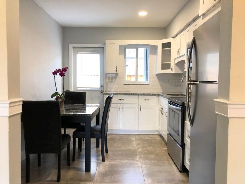 DEERFIELD DEV & LAND CO - Residential Lease