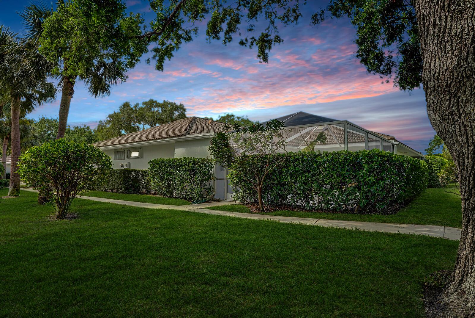 8002 Chapman Oak Court