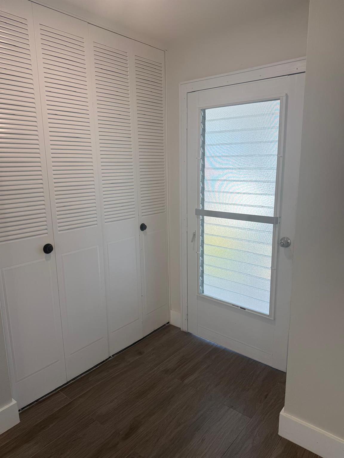 CRESTHAVEN VILLAS 17 COND - Residential Lease