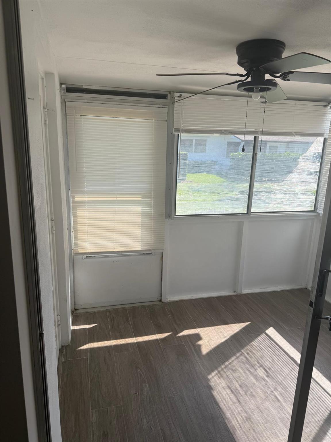 CRESTHAVEN VILLAS 17 COND - Residential Lease