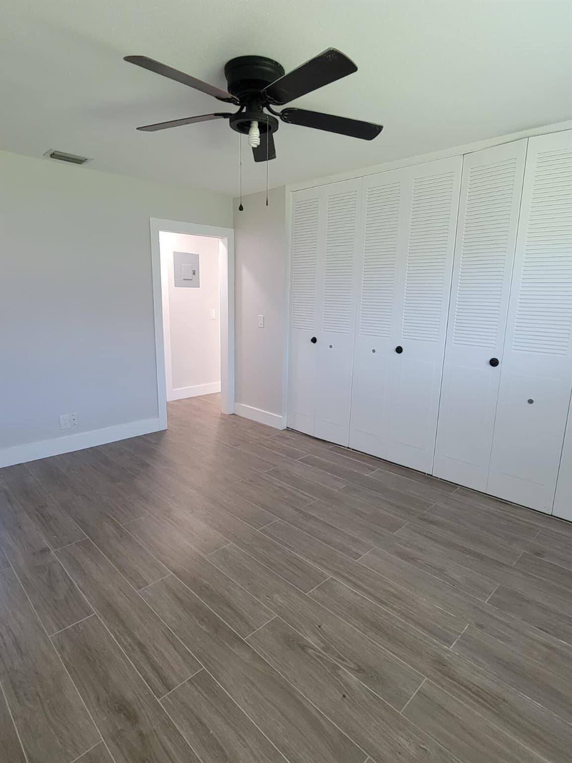 CRESTHAVEN VILLAS 17 COND - Residential Lease