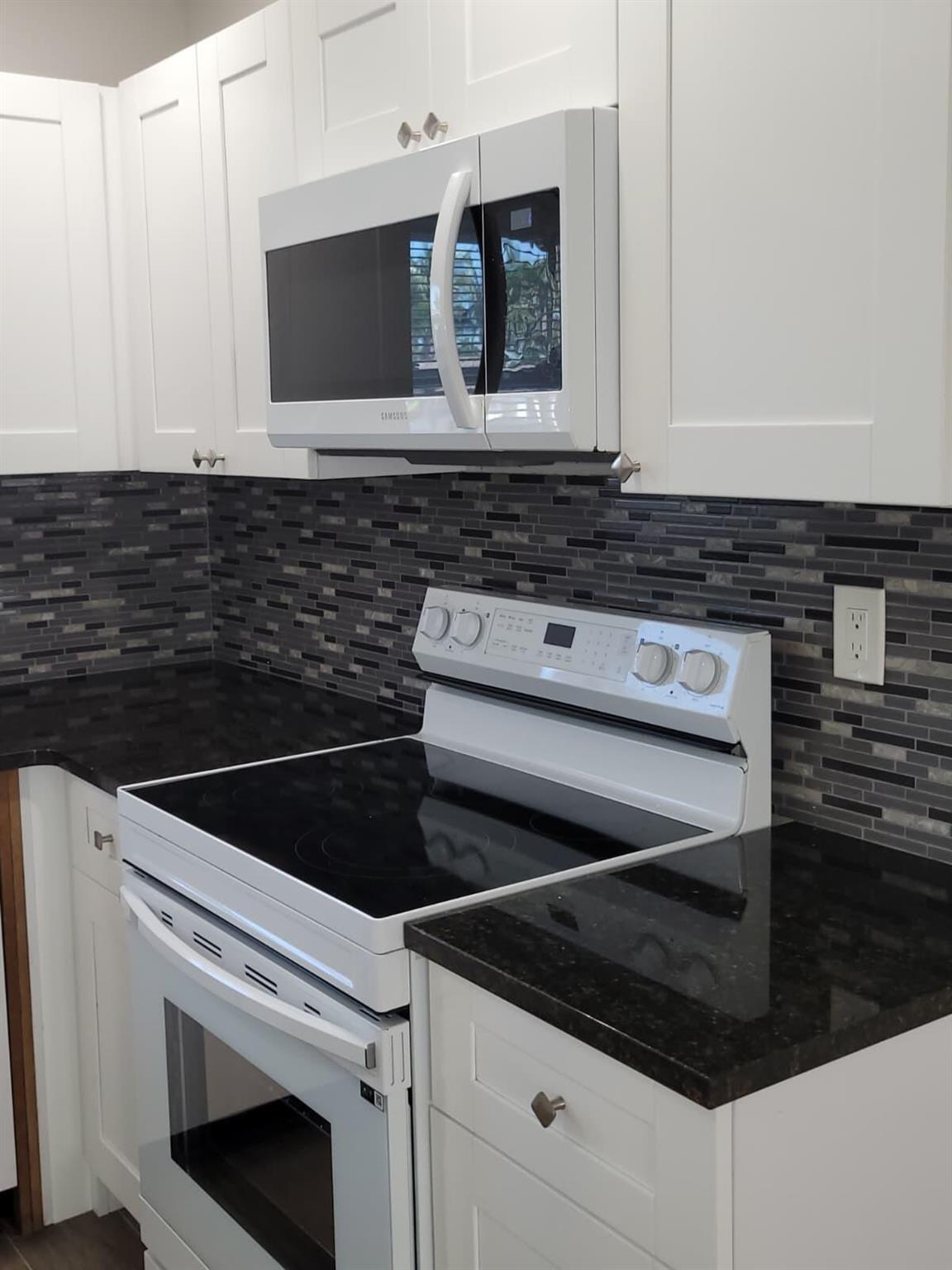 CRESTHAVEN VILLAS 17 COND - Residential Lease