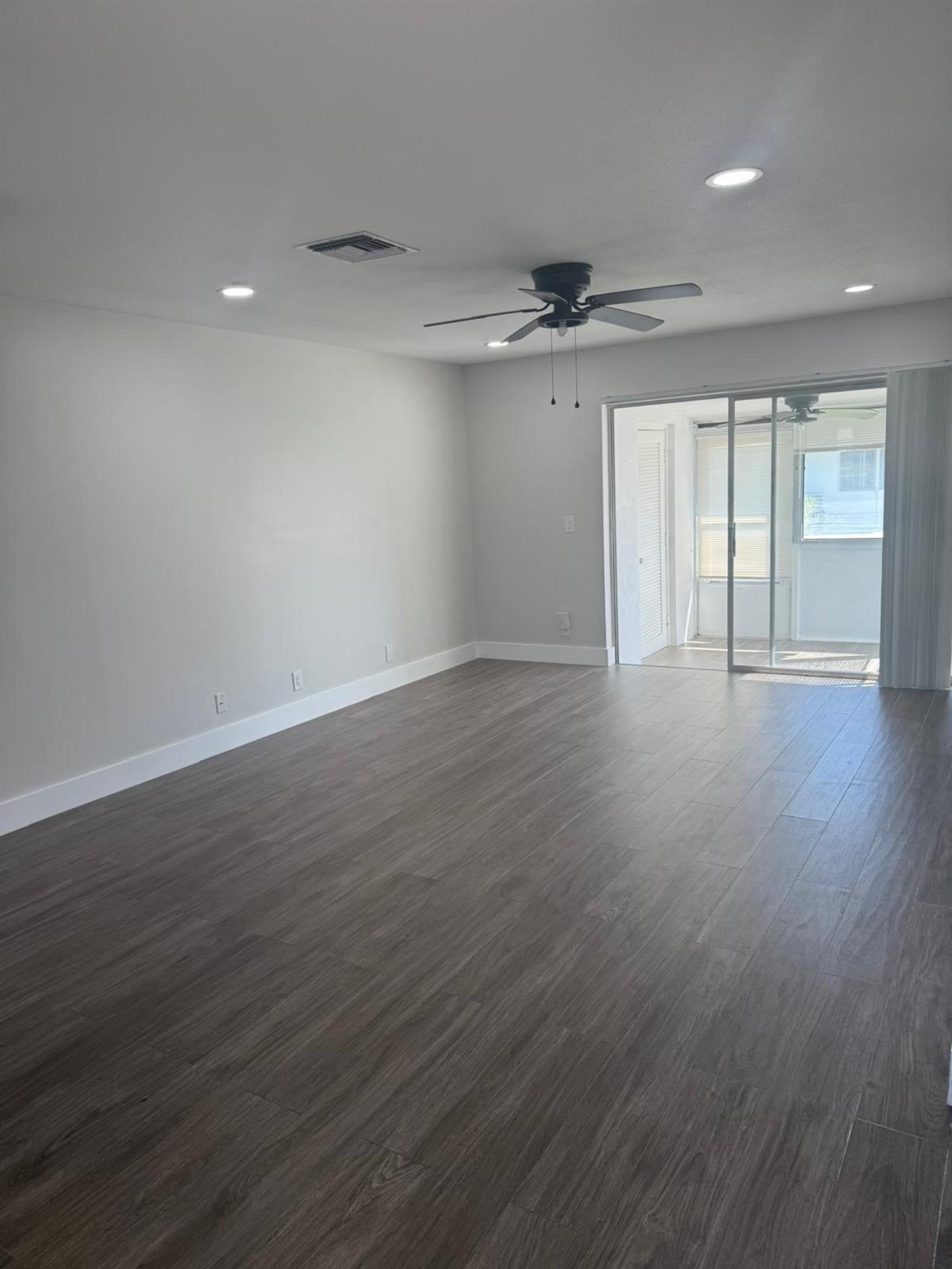 CRESTHAVEN VILLAS 17 COND - Residential Lease