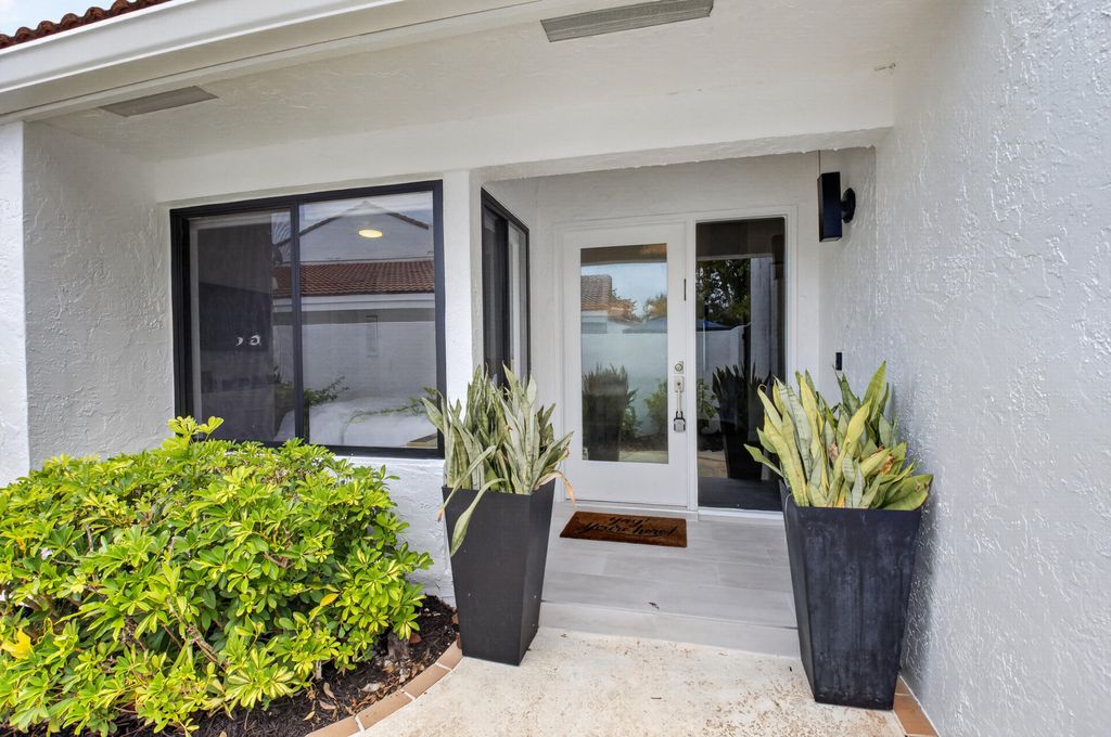 Photo of 7368 Woodmont Court, Boca Raton, FL 33434 (MLS # B26024192)