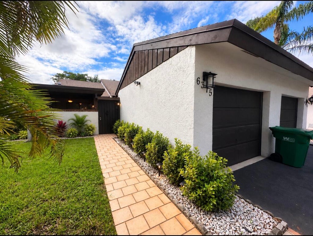 Photo of 6375 PINEHURST Circle W #D38, Tamarac, FL 33321 (MLS # B26088920)