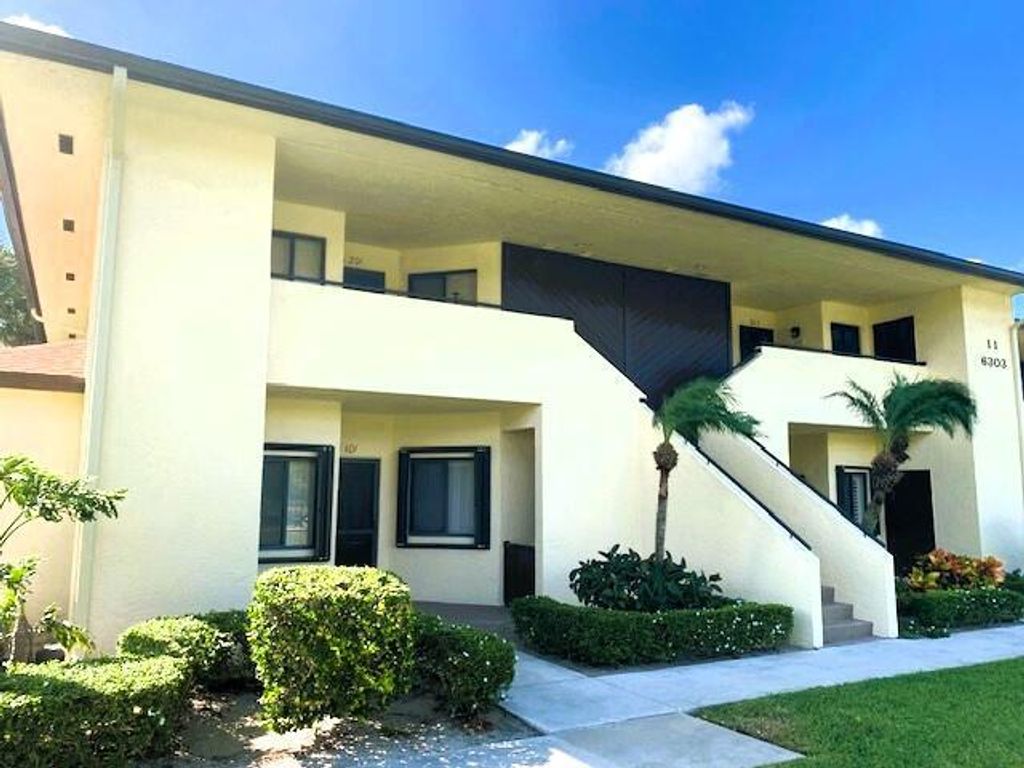 Photo of 6303 SE Williamsburg Drive #101, Hobe Sound, FL 33455 (MLS # R10982089)