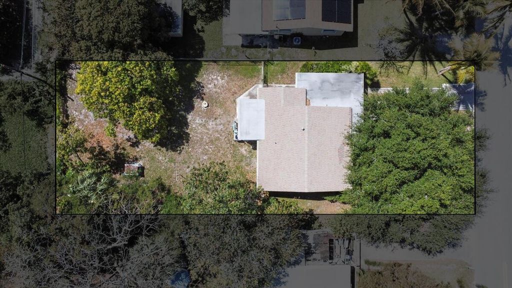 Photo of 260 NE 14th Street, Delray Beach, FL 33444 (MLS # R11045311)