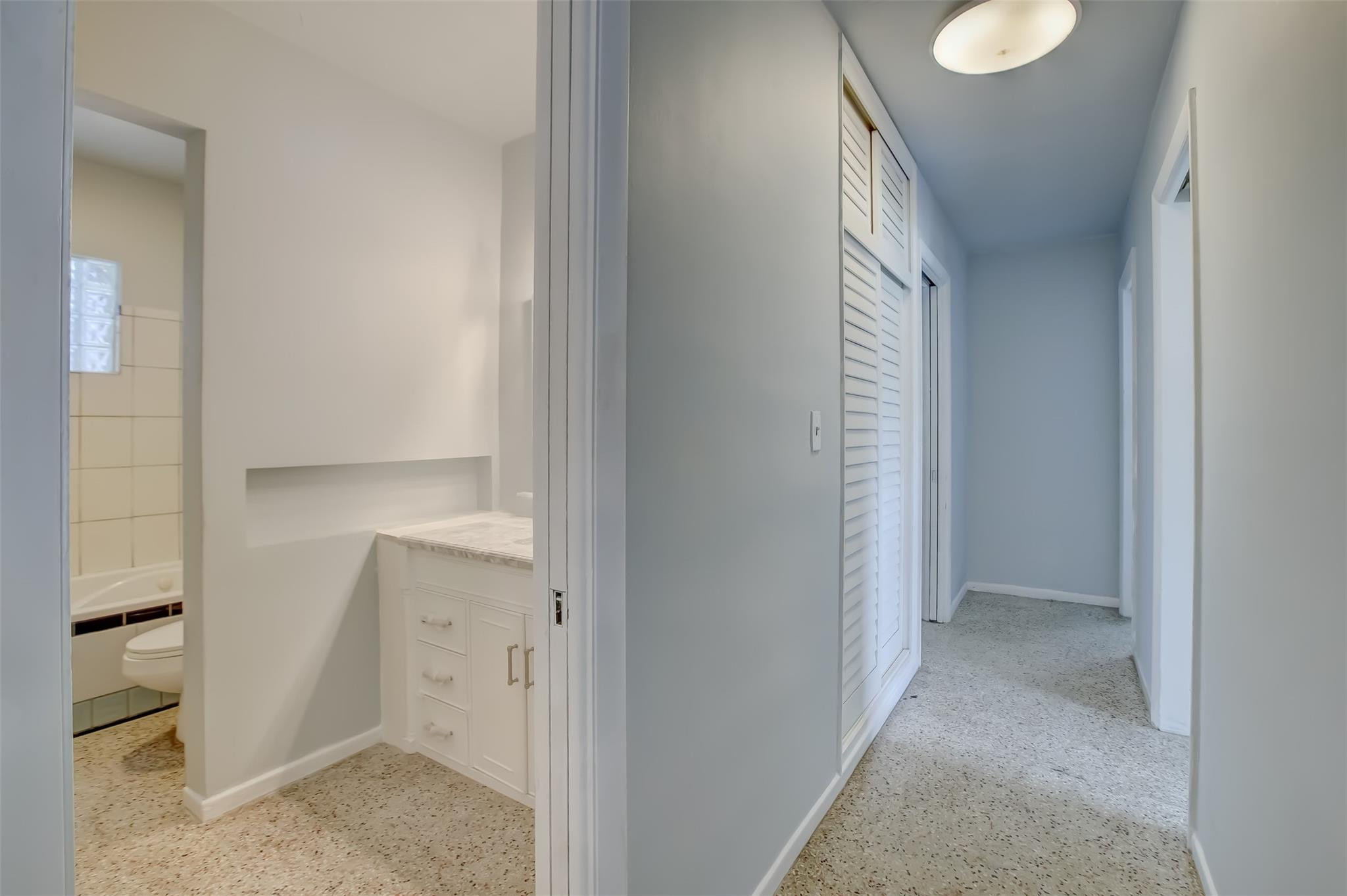 Cresthaven 11 53-41 B - Residential Lease