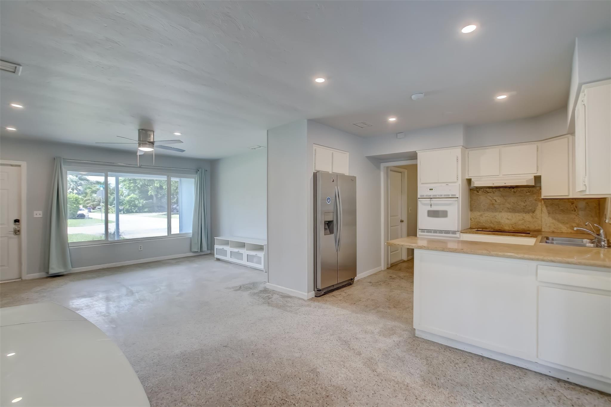 Cresthaven 11 53-41 B - Residential Lease