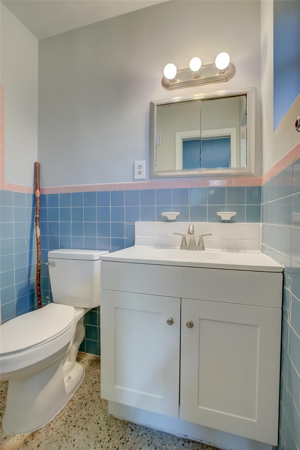 Cresthaven 11 53-41 B - Residential Lease