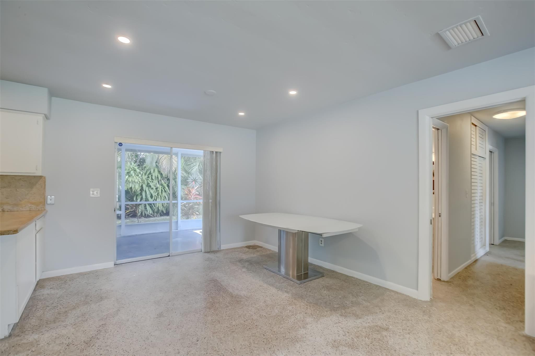 Cresthaven 11 53-41 B - Residential Lease