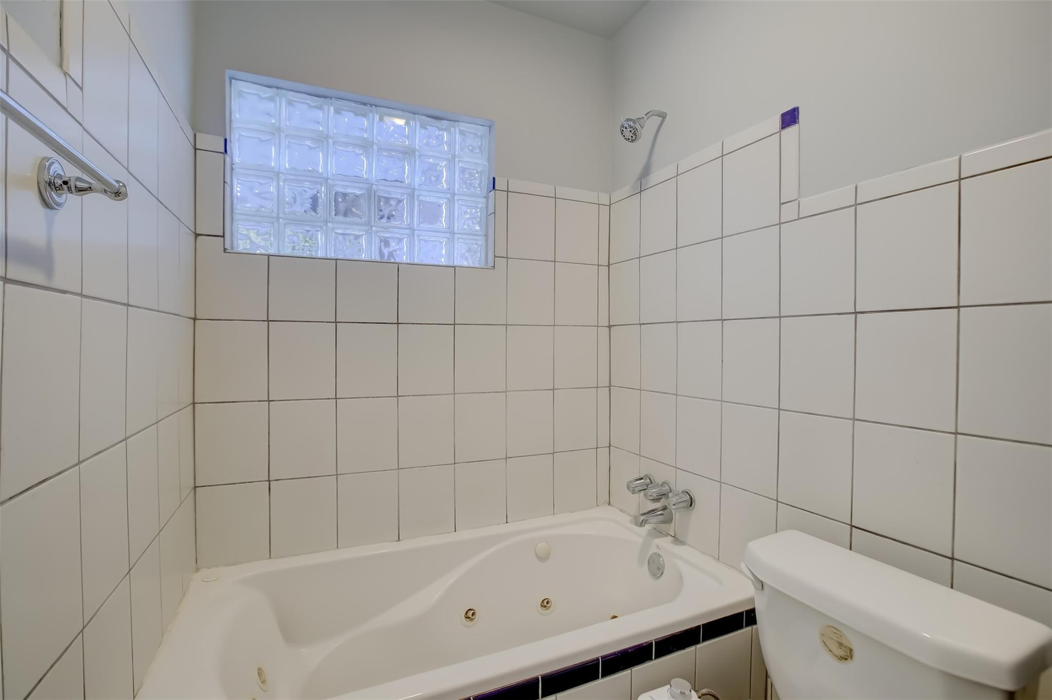 Cresthaven 11 53-41 B - Residential Lease