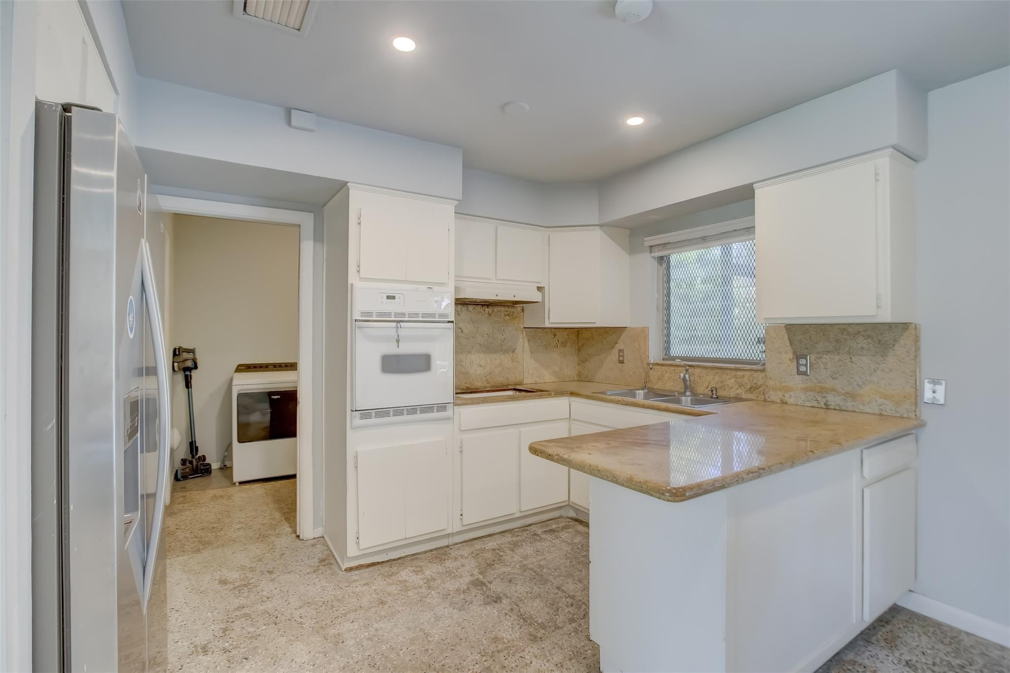 Cresthaven 11 53-41 B - Residential Lease