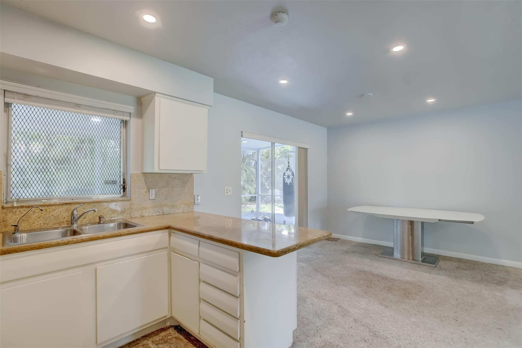 Cresthaven 11 53-41 B - Residential Lease