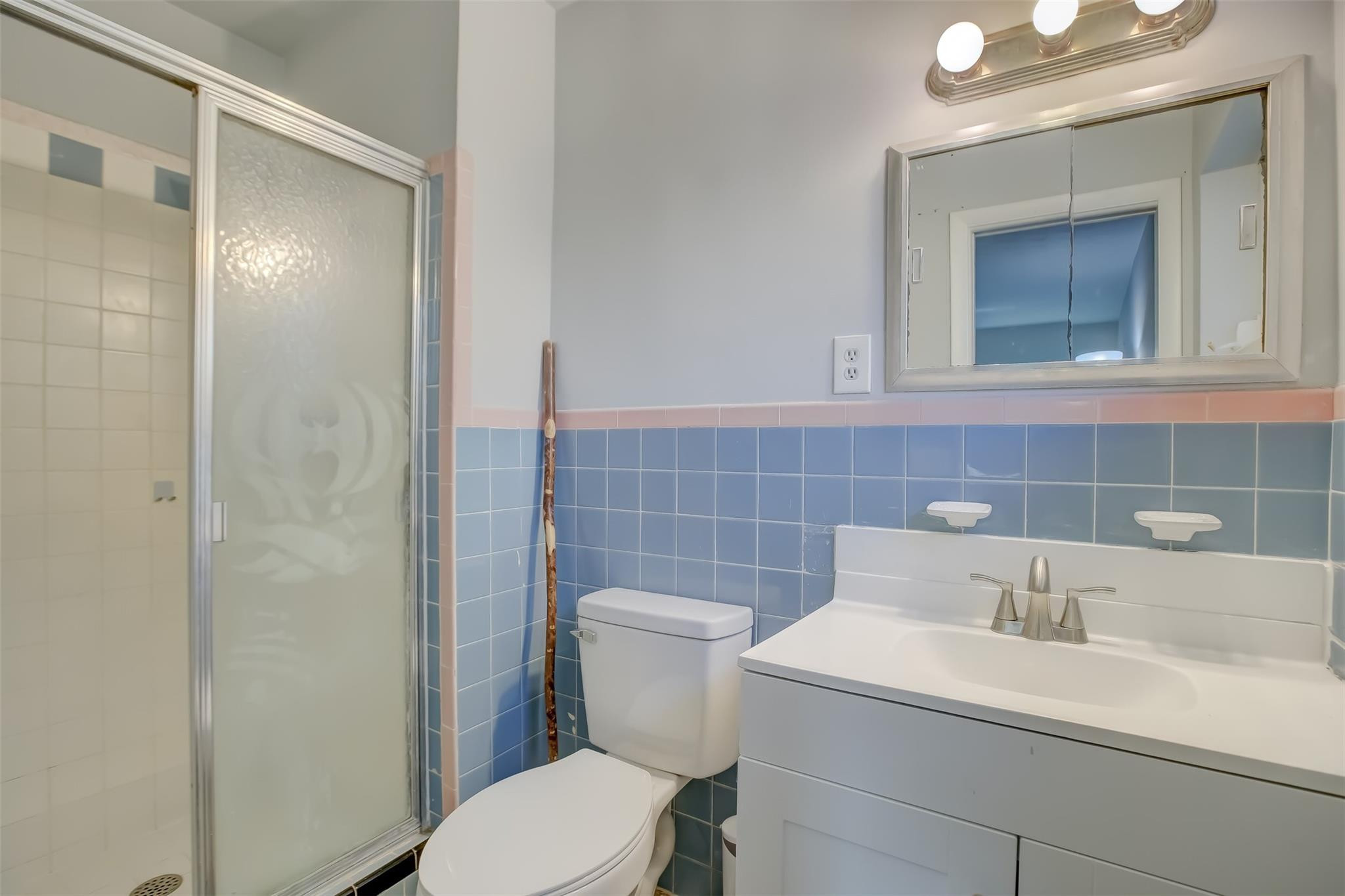 Cresthaven 11 53-41 B - Residential Lease