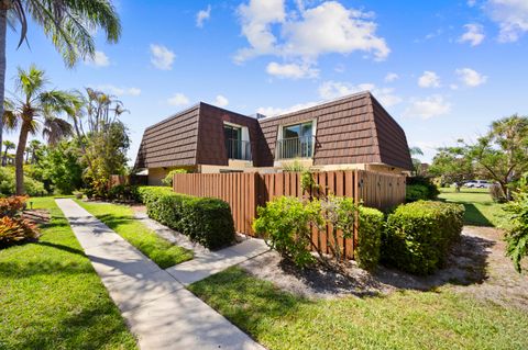 Photo of 6136 SE Riverboat Drive, Stuart, FL 34997 (MLS # B26021598)