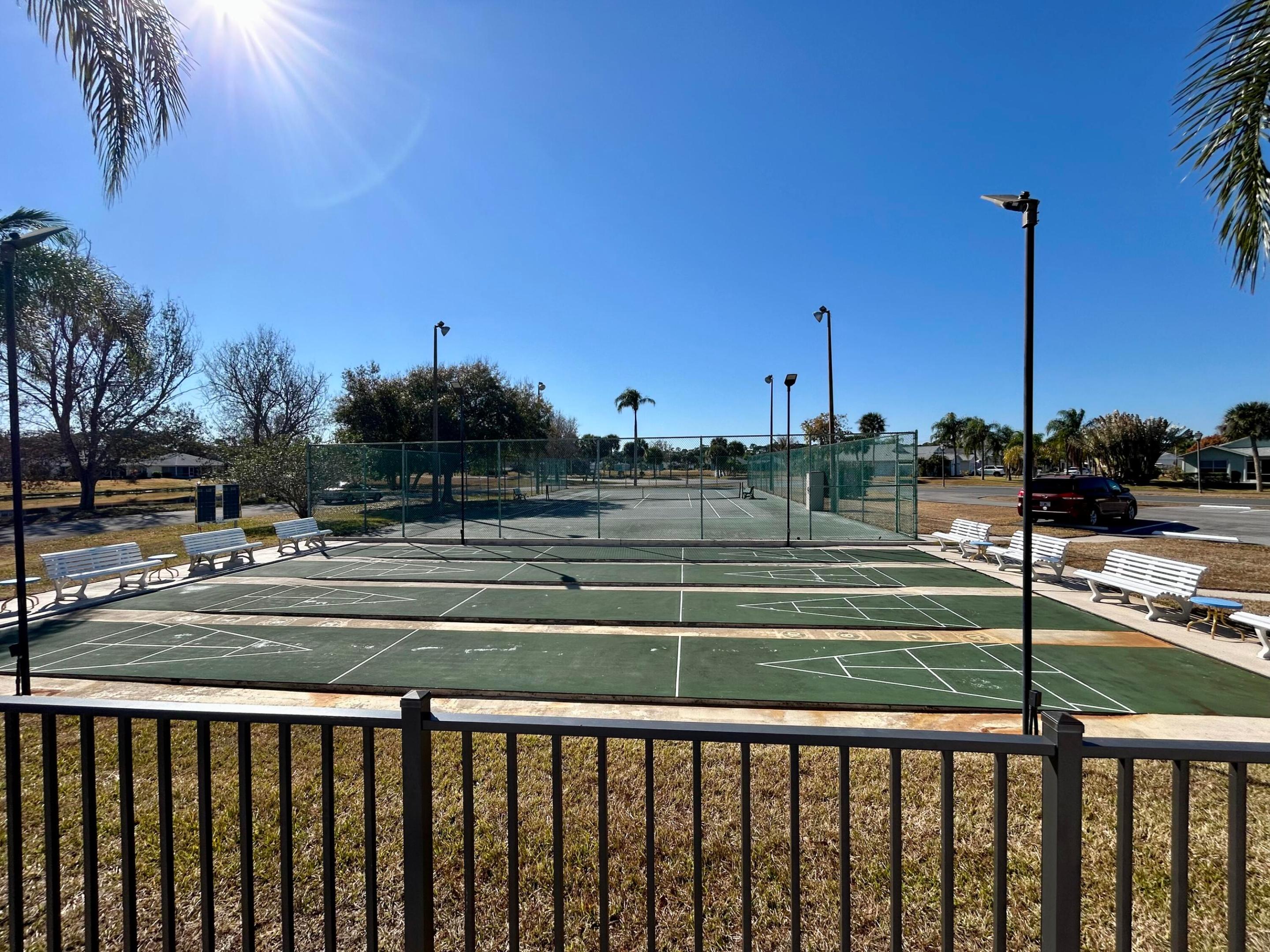 THE GROVE CONDOMINIUM SECTION 1 - Residential