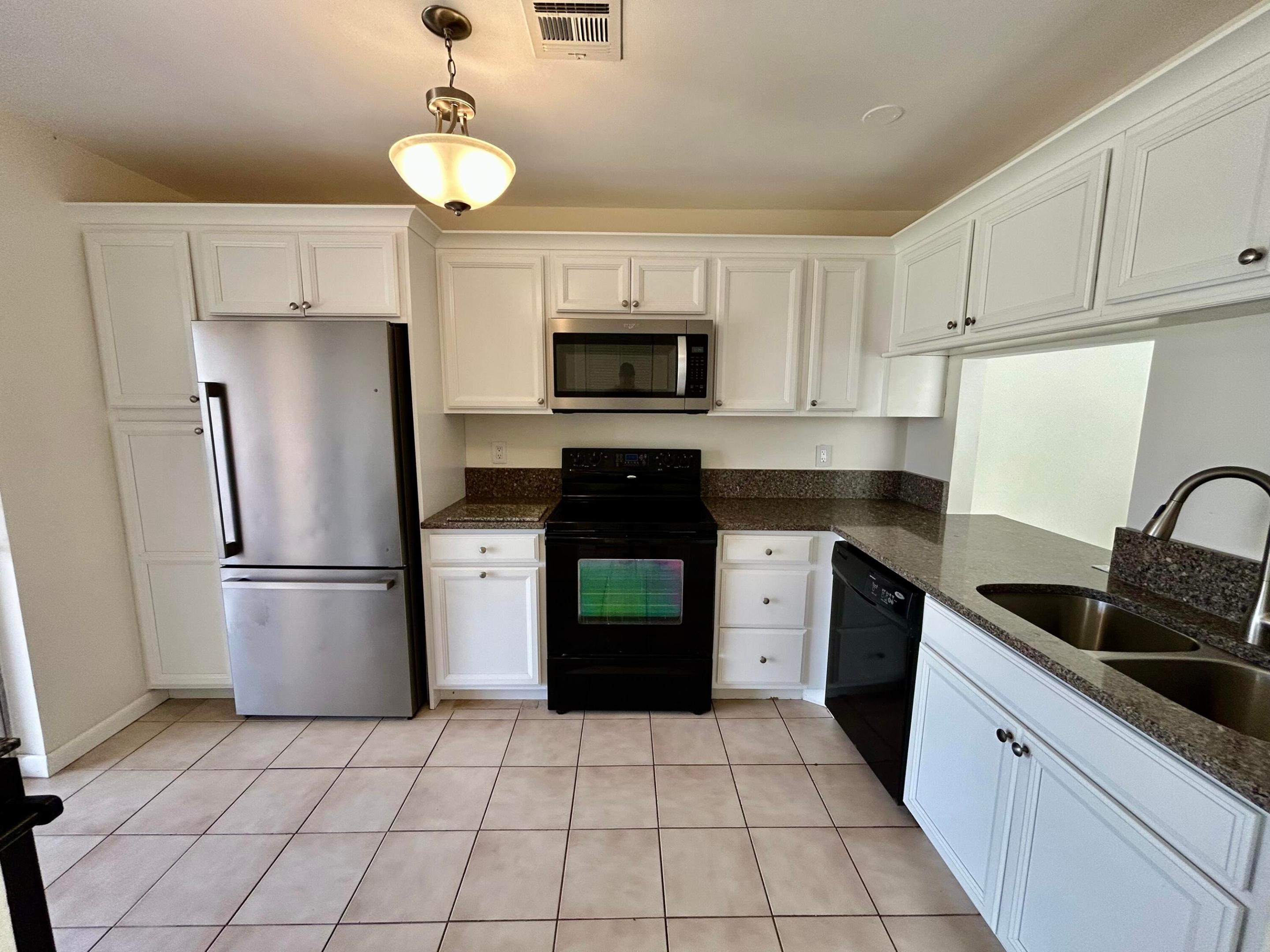 THE GROVE CONDOMINIUM SECTION 1 - Residential