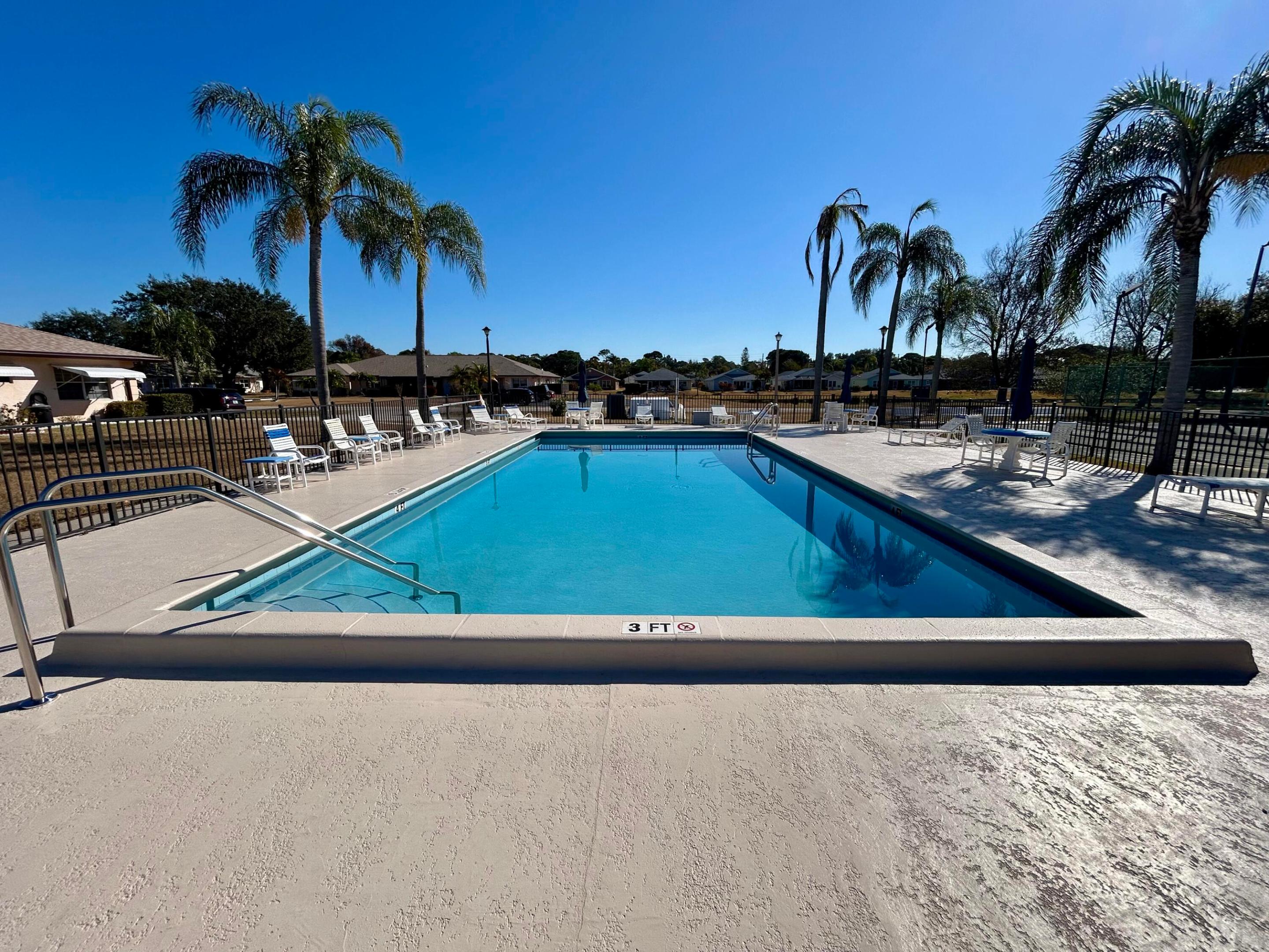 THE GROVE CONDOMINIUM SECTION 1 - Residential