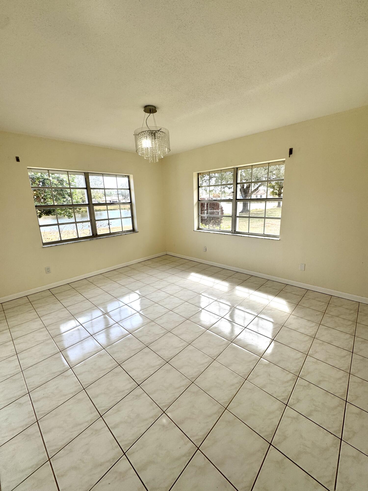 THE GROVE CONDOMINIUM SECTION 1 - Residential