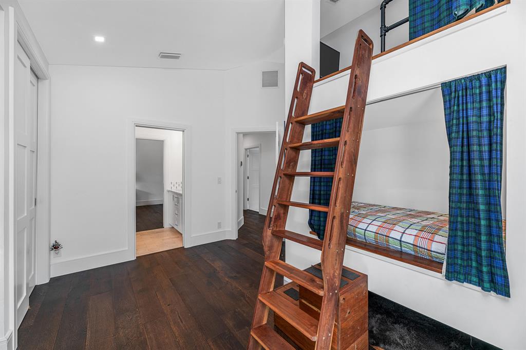 WELLINGTON AERO CLUB OF T - Residential