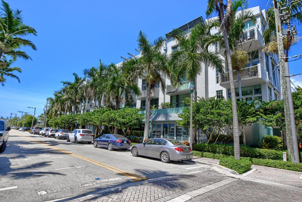 Photo of 180 NE 4th Avenue #406, Delray Beach, FL 33483 (MLS # R11028219)