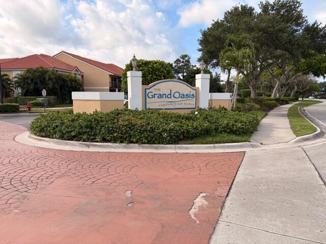 Grand Oasis Condo - Residential