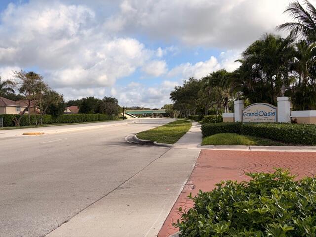 Grand Oasis Condo - Residential