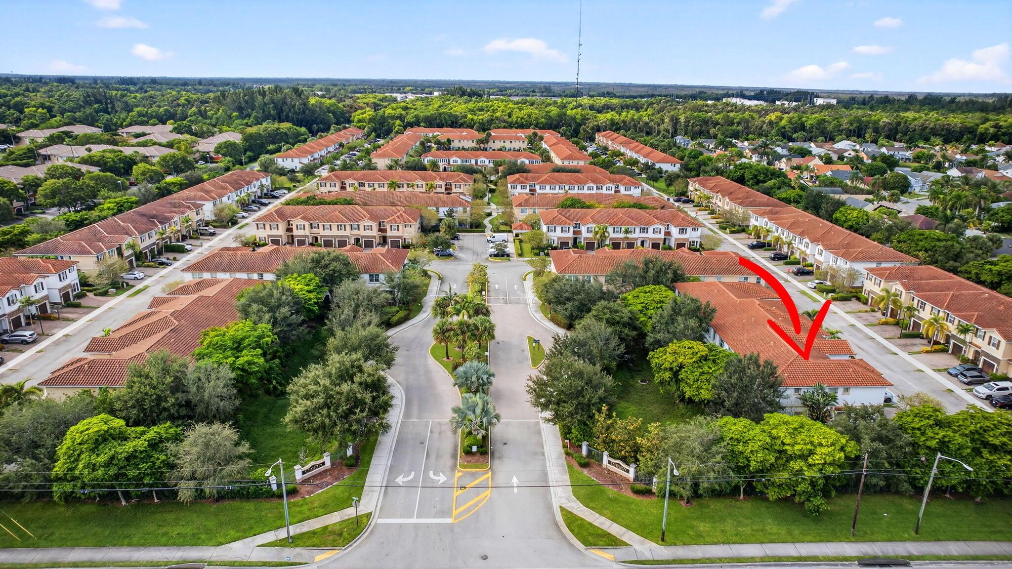 CHARLESTON COMMONS - Residential