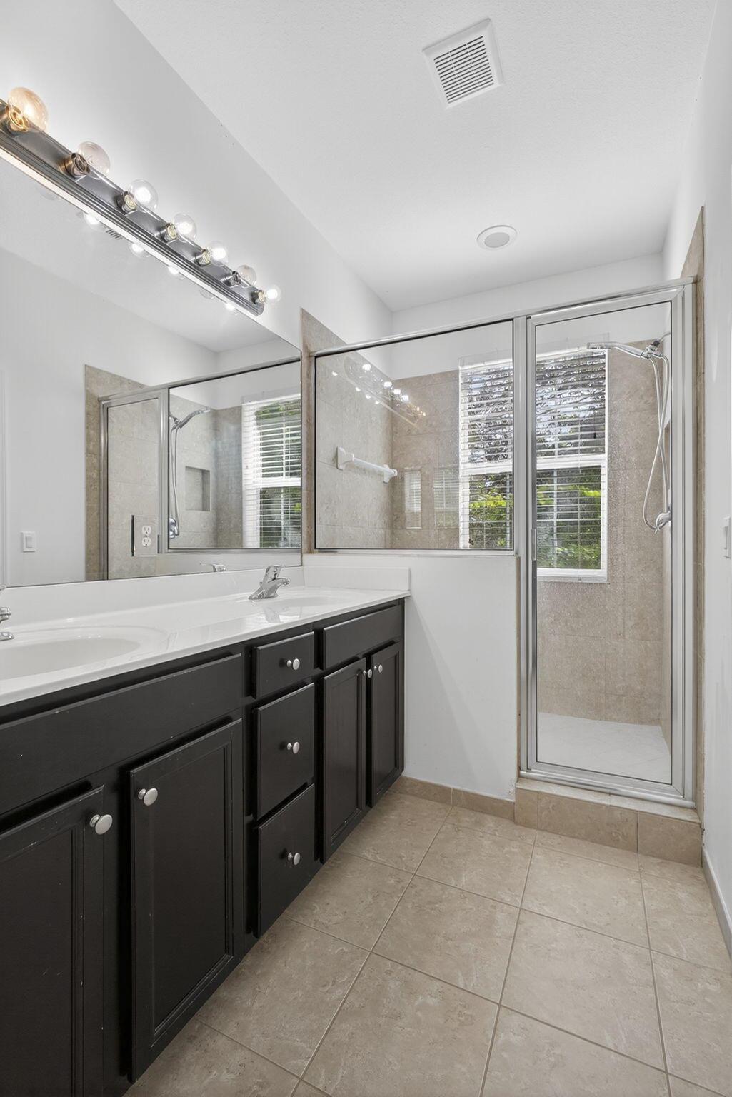 CHARLESTON COMMONS - Residential